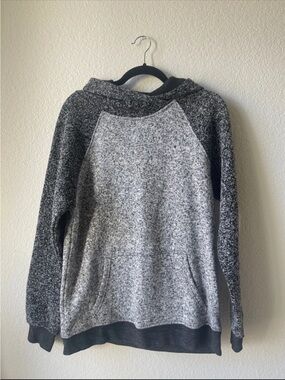Cozy Two-Tone Gray Brooklyn Cloth Hooded Sweater